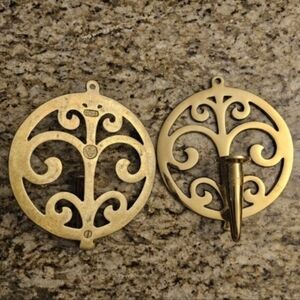 2 Vintage Virginia Metalcrafters brass wall sconces